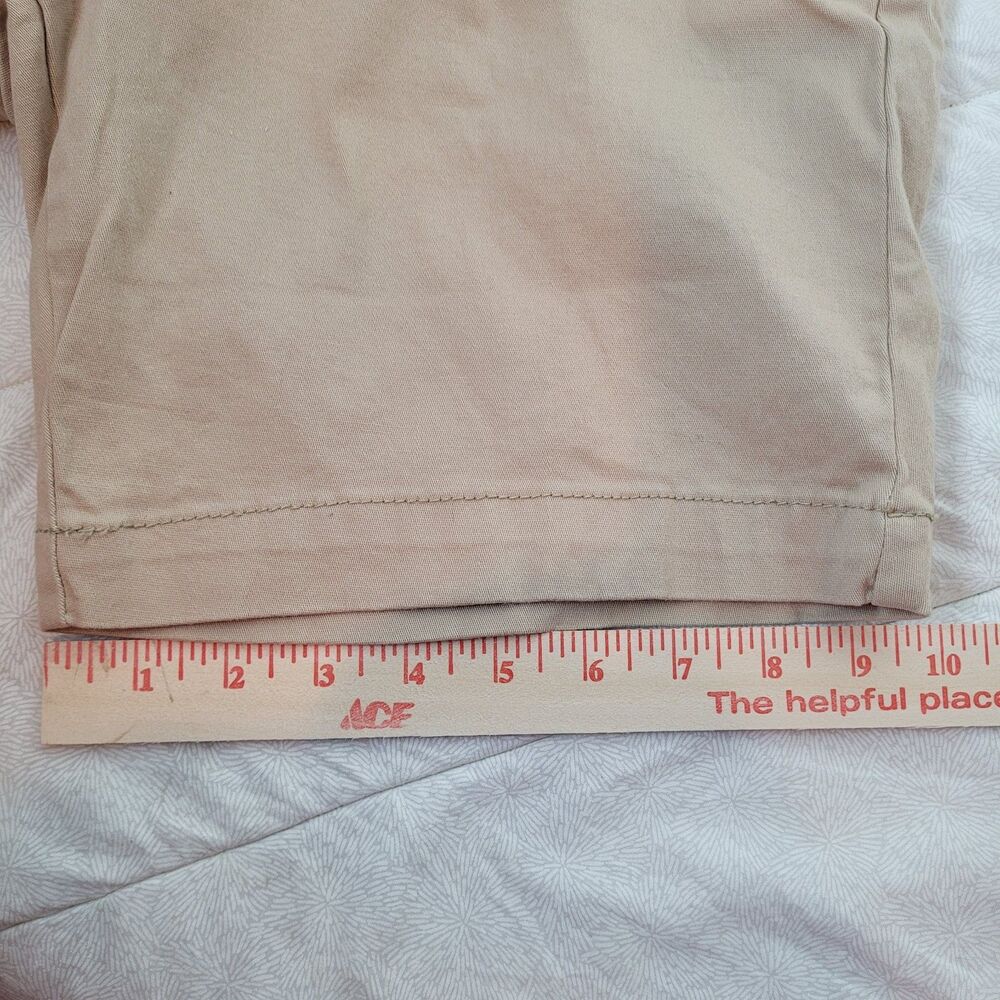 Hybrid & Company Bermuda Shorts Womens 9 Tan Mid Rise Flat Front NWT preppy - Picture 6 of 8